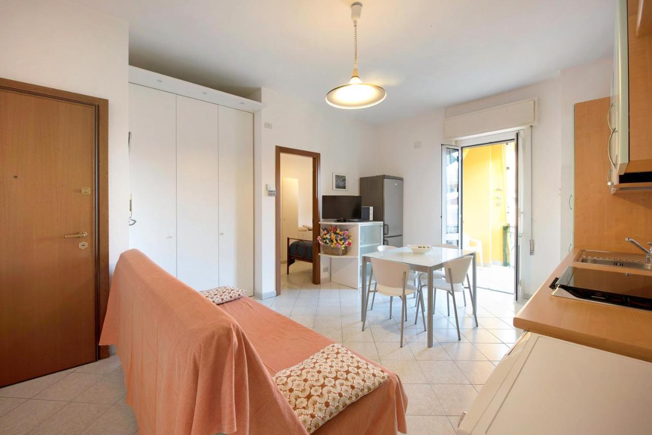 Trilocale Mazzini Con 2 Balconi Apartment Varazze Exterior foto