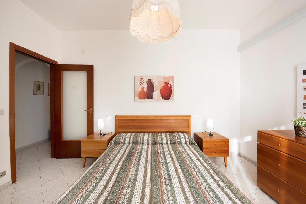 Trilocale Mazzini Con 2 Balconi Apartment Varazze Exterior foto
