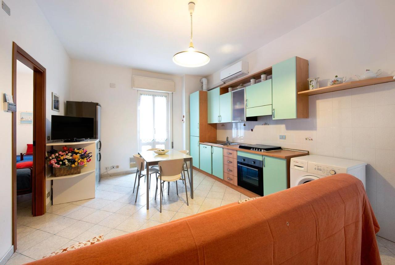 Trilocale Mazzini Con 2 Balconi Apartment Varazze Exterior foto