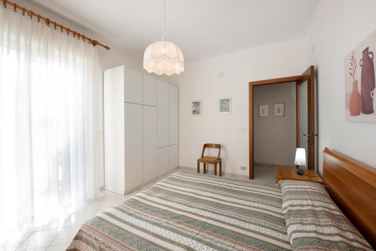 Trilocale Mazzini Con 2 Balconi Apartment Varazze Exterior foto