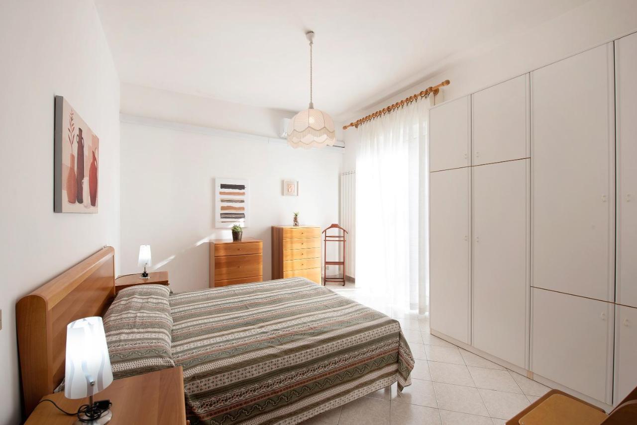 Trilocale Mazzini Con 2 Balconi Apartment Varazze Exterior foto
