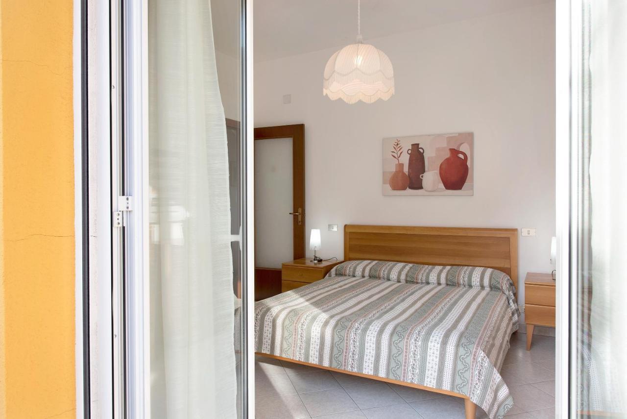 Trilocale Mazzini Con 2 Balconi Apartment Varazze Exterior foto